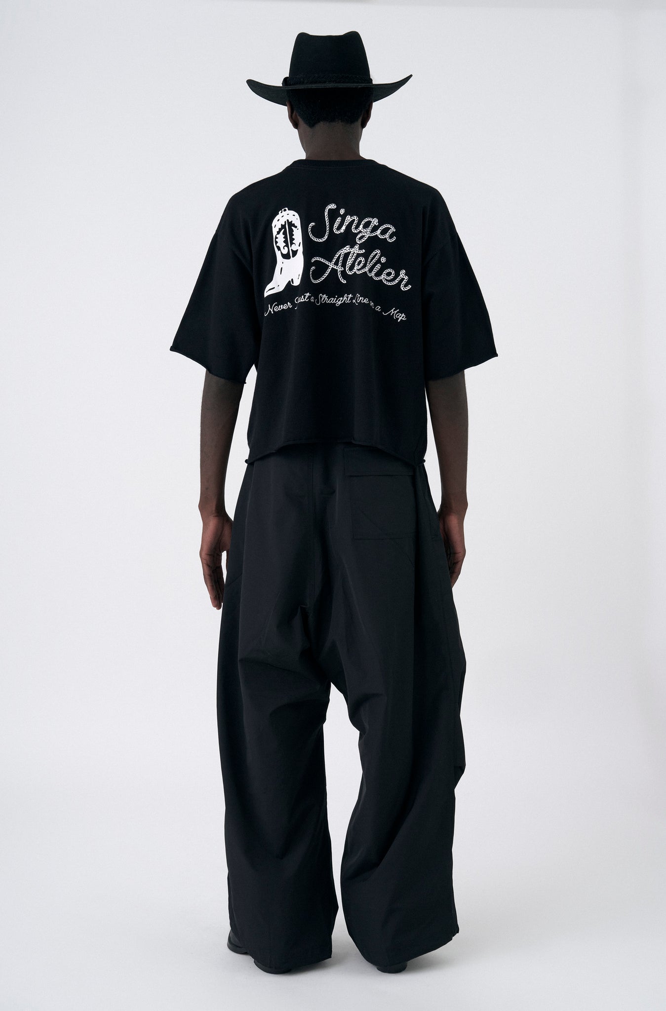 Camiseta Boots Boxy Over Preta