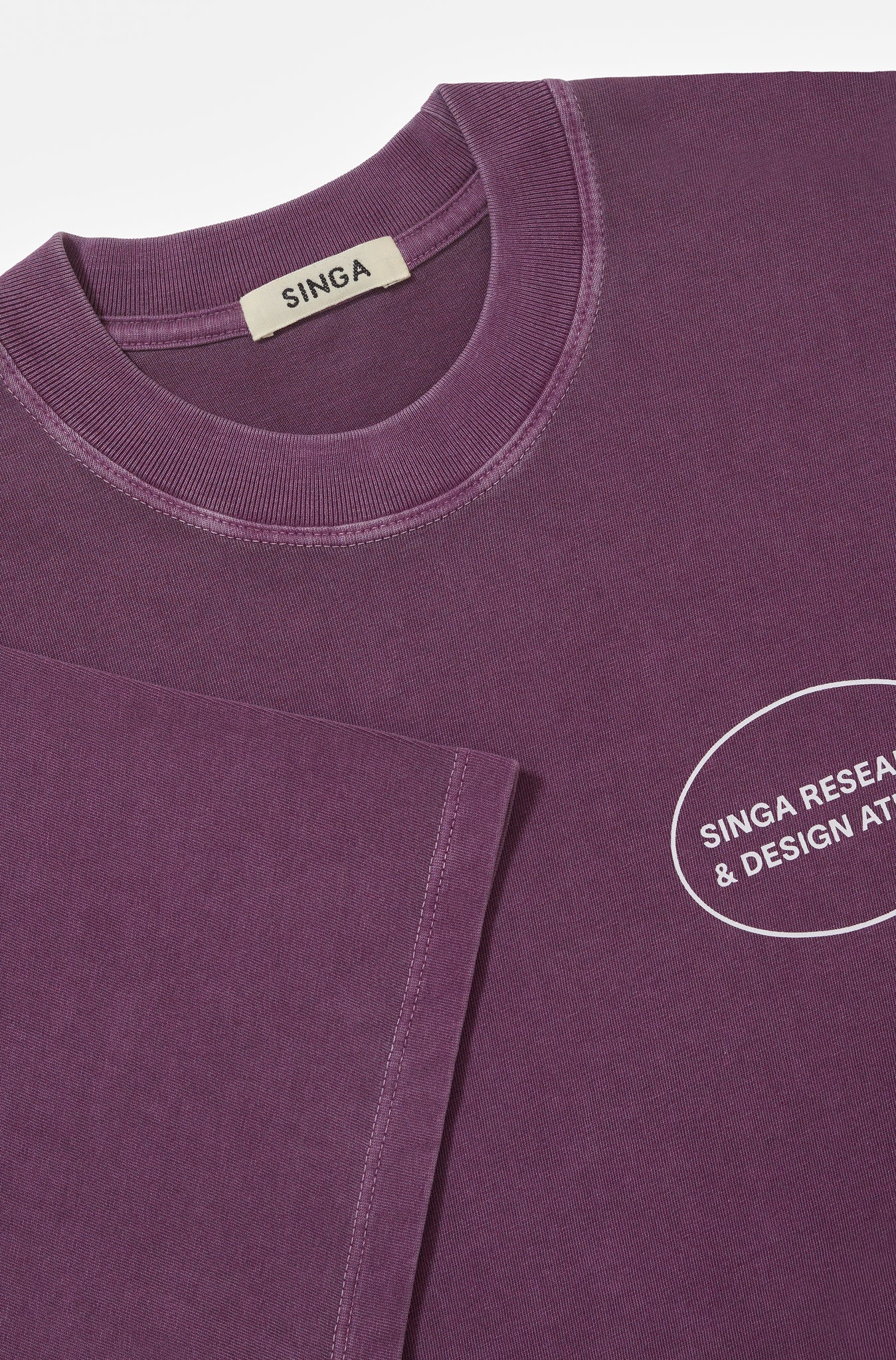 Camiseta Clássica Research and Design - Roxo Queimado